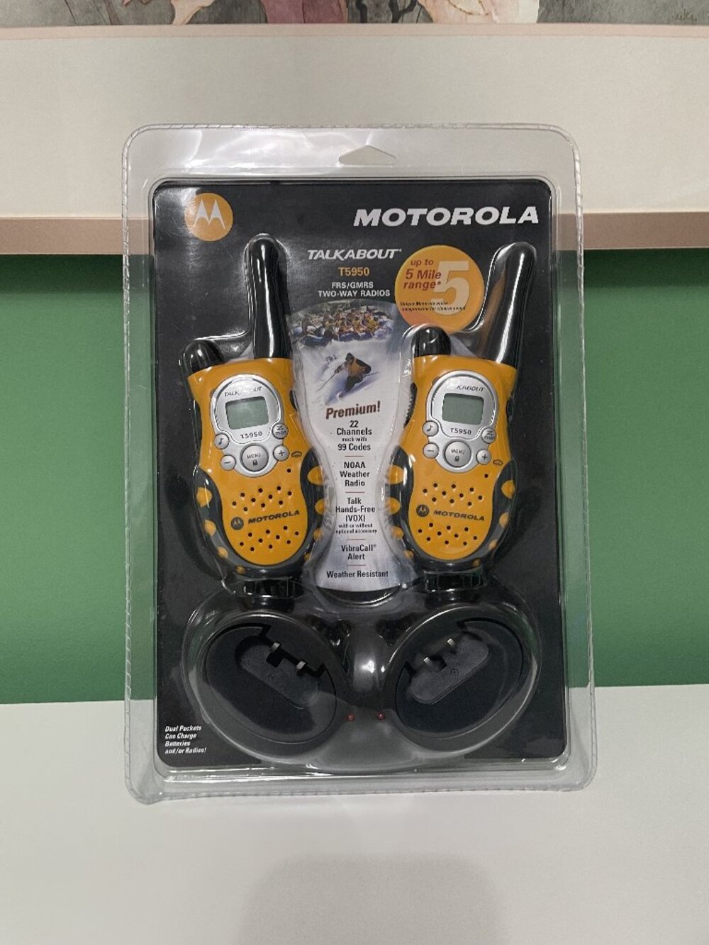 New in Packaging: Motorola Talkabout T5950 5-mile Walkie Talkies w/Charge Stand